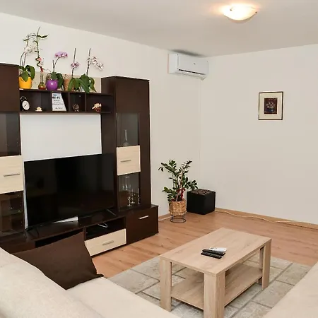 Buki One Bedroom With Balcony And Sea View Zadar