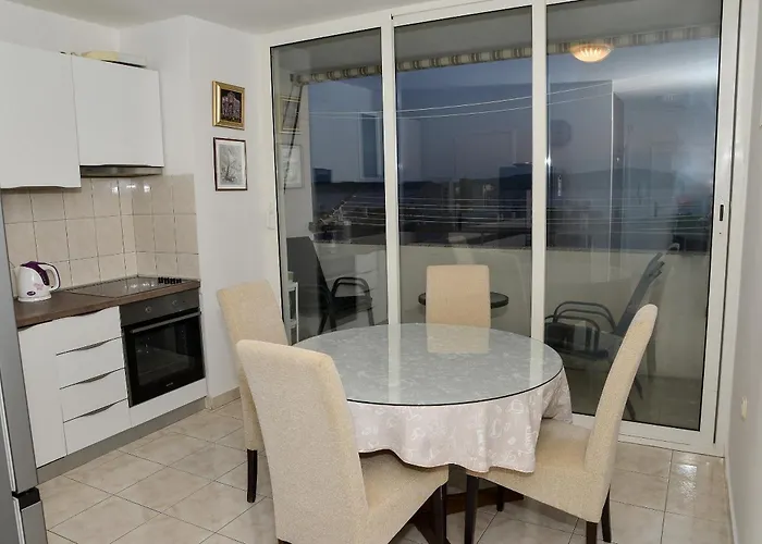 Buki One Bedroom With Balcony And Sea View